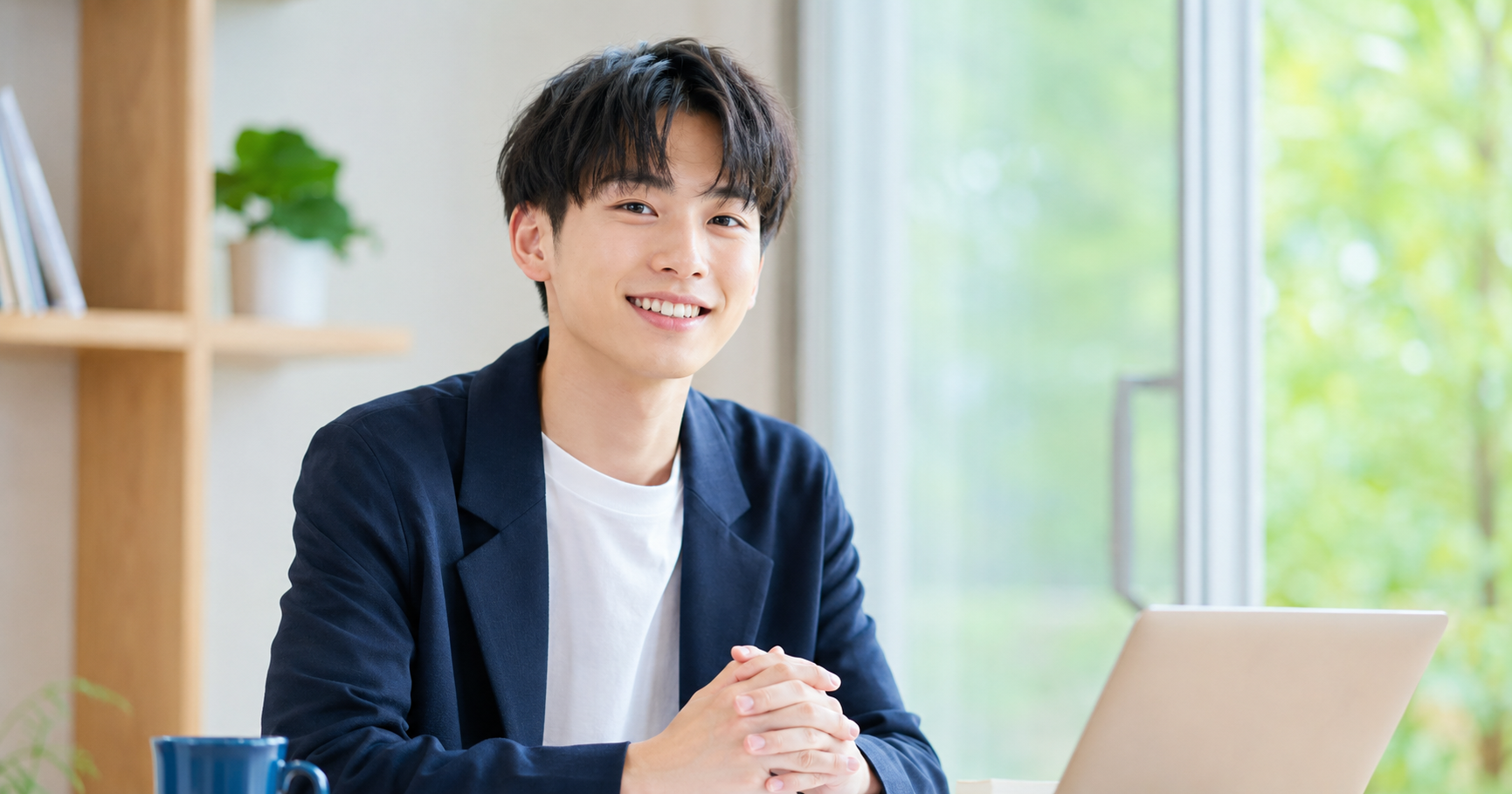 30秒自己紹介の構成を理解して前向きな表情になっている就活生のイメージ